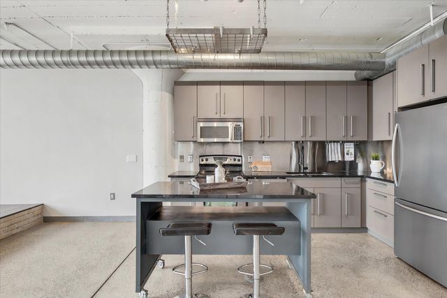 2929 Chicago Avenue 1002, Minneapolis, MN 55407