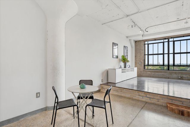 2929 Chicago Avenue 1002, Minneapolis, MN 55407
