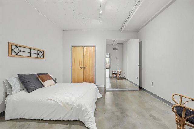 2929 Chicago Avenue 1002, Minneapolis, MN 55407