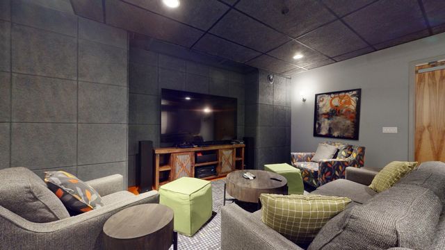 2929 Chicago Avenue 1002, Minneapolis, MN 55407