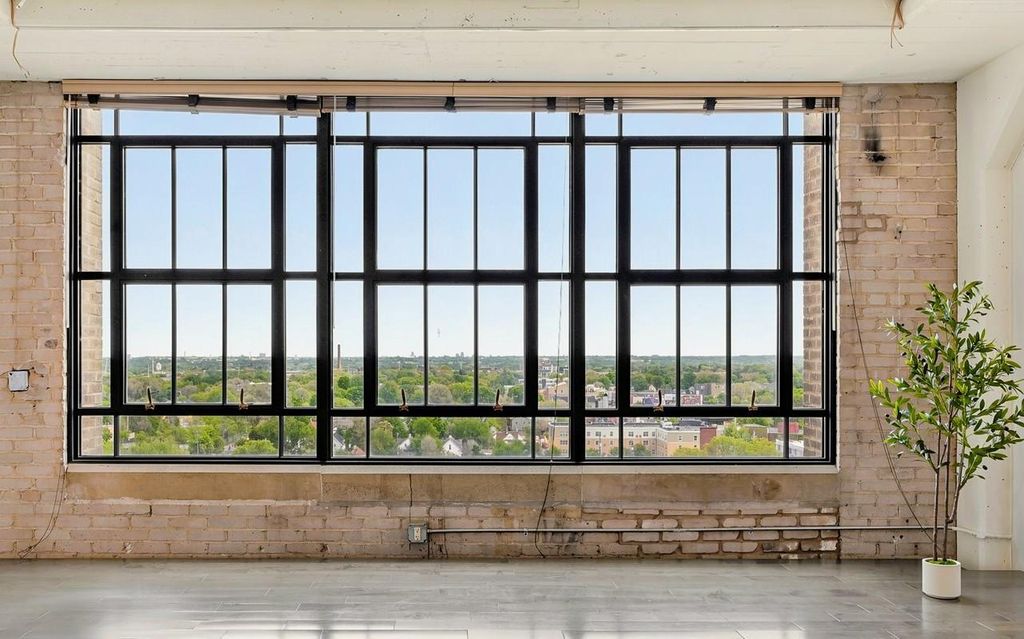2929 Chicago Avenue 1002, Minneapolis, MN 55407