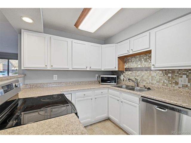 3102 W Radcliff Dr, Englewood, CO 80110