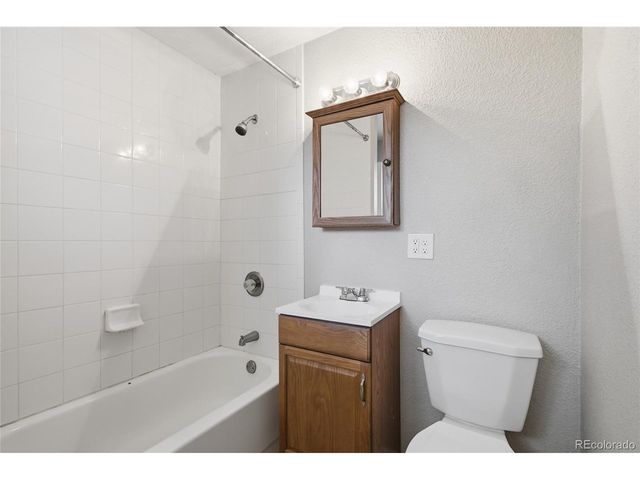 3102 W Radcliff Dr, Englewood, CO 80110