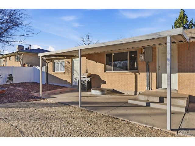 3102 W Radcliff Dr, Englewood, CO 80110