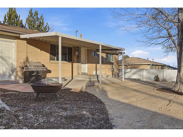 3102 W Radcliff Dr, Englewood, CO 80110