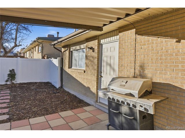 3102 W Radcliff Dr, Englewood, CO 80110