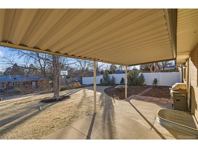 3102 W Radcliff Dr, Englewood, CO 80110