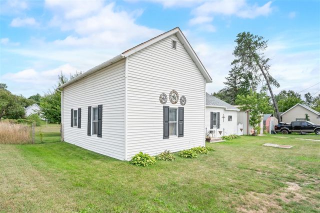 7012 S Rosecran Street, Chase, MI 49623