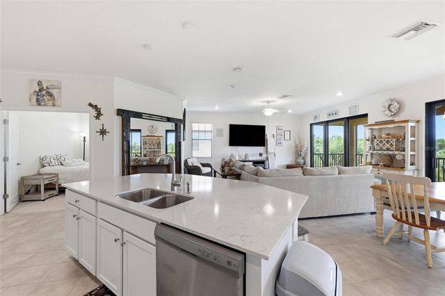 10047 CROOKED CREEK DRIVE 201, Venice, FL 34293