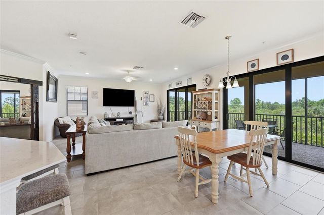 10047 CROOKED CREEK DRIVE 201, Venice, FL 34293