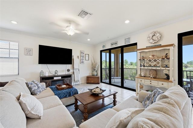 10047 CROOKED CREEK DRIVE 201, Venice, FL 34293