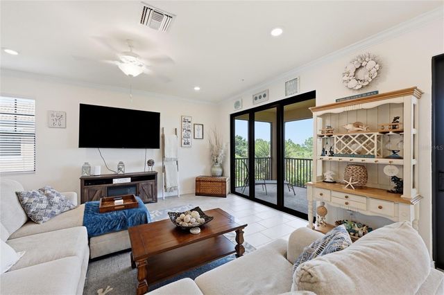 10047 CROOKED CREEK DRIVE 201, Venice, FL 34293