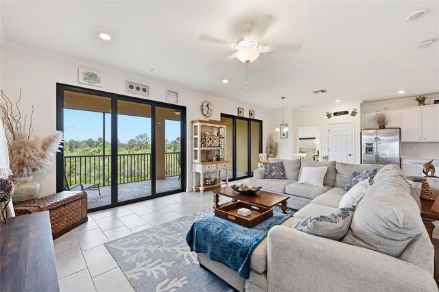 10047 CROOKED CREEK DRIVE 201, Venice, FL 34293