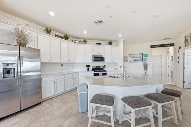 10047 CROOKED CREEK DRIVE 201, Venice, FL 34293