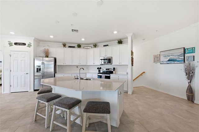 10047 CROOKED CREEK DRIVE 201, Venice, FL 34293