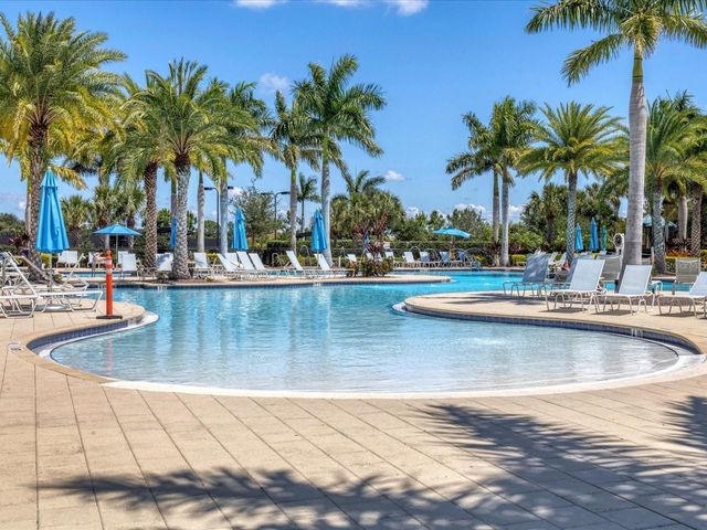 10047 CROOKED CREEK DRIVE 201, Venice, FL 34293