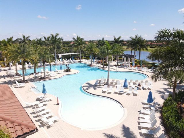 10047 CROOKED CREEK DRIVE 201, Venice, FL 34293