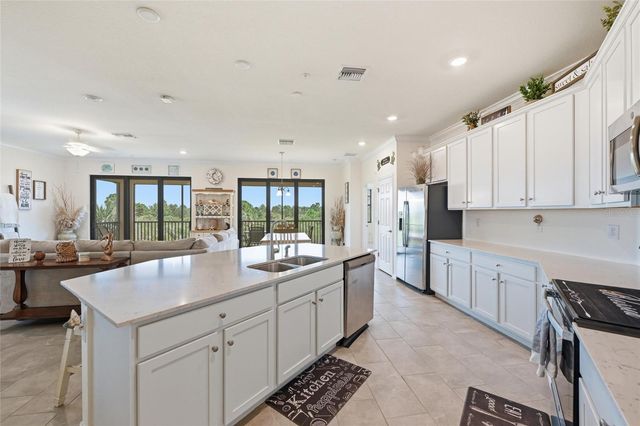 10047 CROOKED CREEK DRIVE 201, Venice, FL 34293