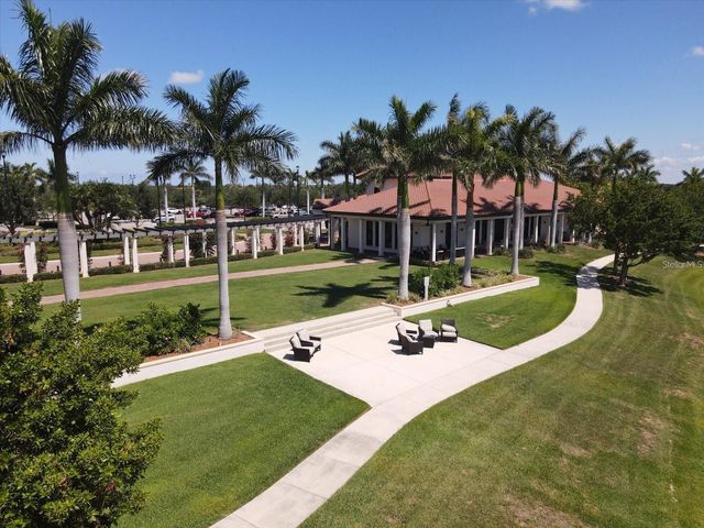 10047 CROOKED CREEK DRIVE 201, Venice, FL 34293