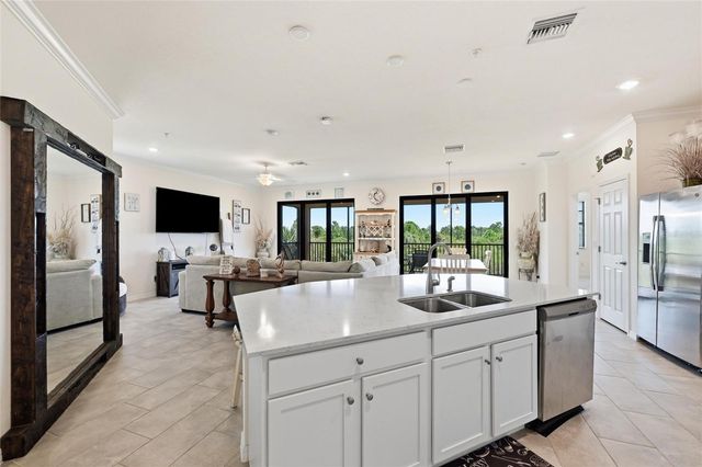 10047 CROOKED CREEK DRIVE 201, Venice, FL 34293