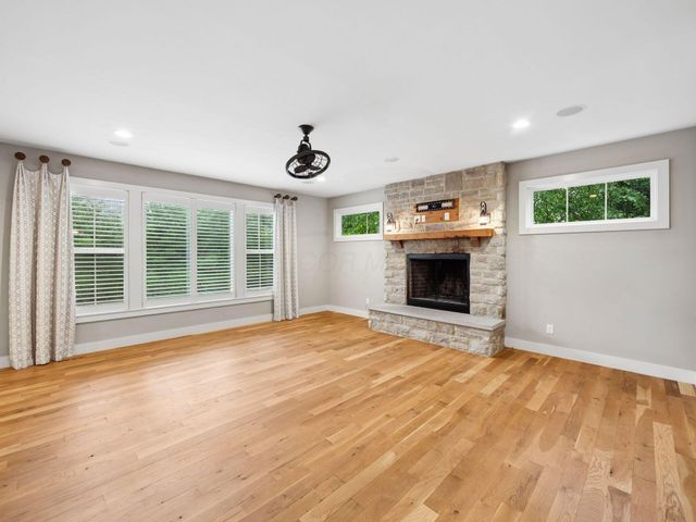 8568 Liberty Road N, Powell, OH 43065