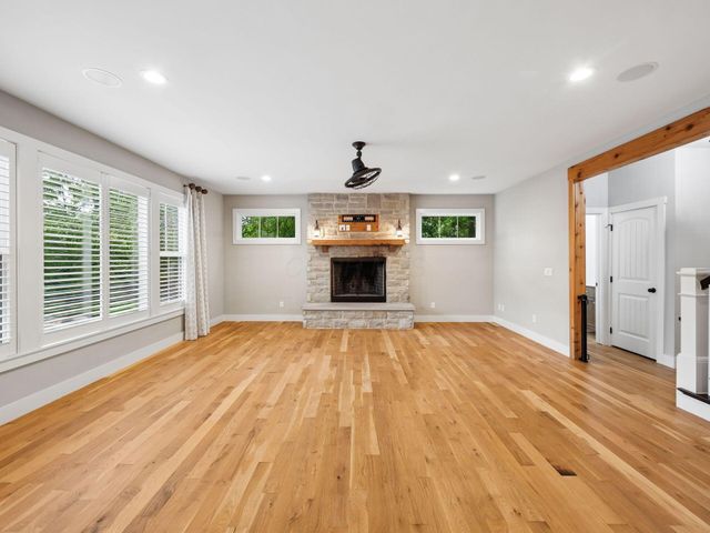 8568 Liberty Road N, Powell, OH 43065