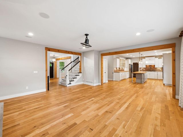 8568 Liberty Road N, Powell, OH 43065