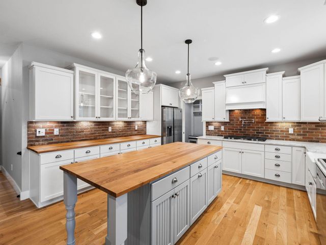 8568 Liberty Road N, Powell, OH 43065
