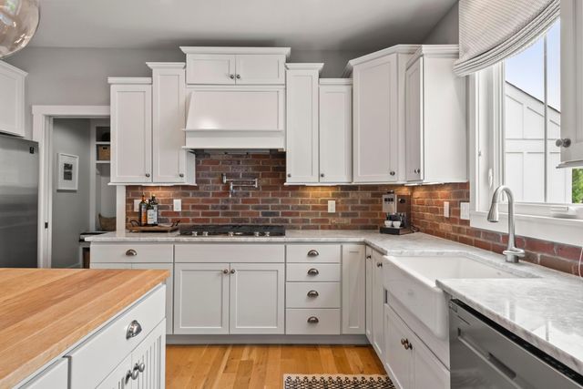 8568 Liberty Road N, Powell, OH 43065