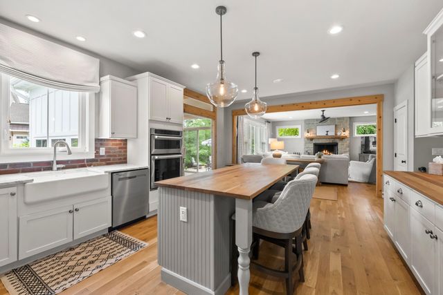 8568 Liberty Road N, Powell, OH 43065