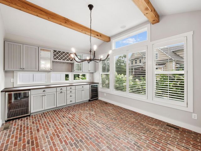 8568 Liberty Road N, Powell, OH 43065