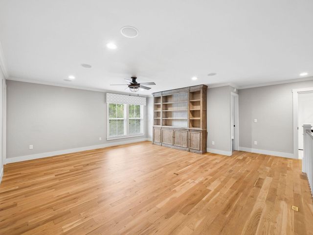 8568 Liberty Road N, Powell, OH 43065