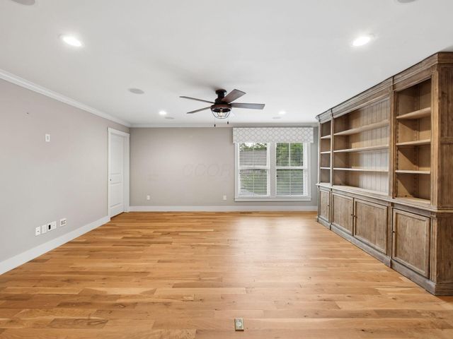 8568 Liberty Road N, Powell, OH 43065