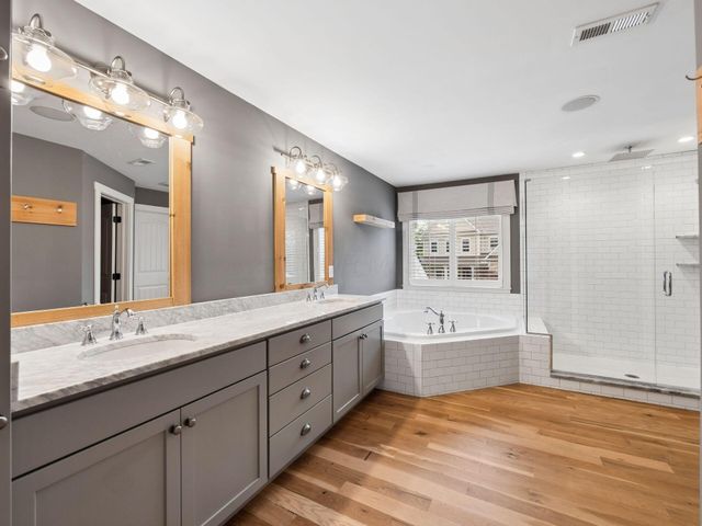 8568 Liberty Road N, Powell, OH 43065