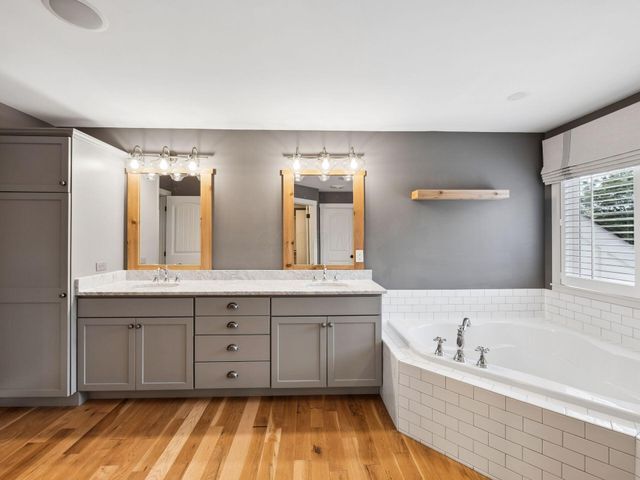 8568 Liberty Road N, Powell, OH 43065