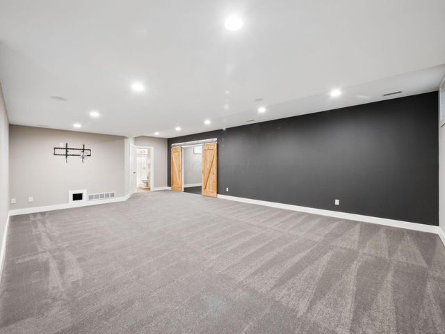 8568 Liberty Road N, Powell, OH 43065