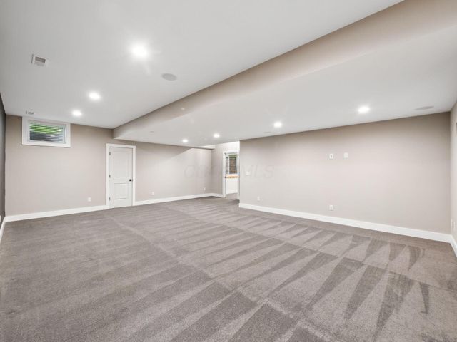 8568 Liberty Road N, Powell, OH 43065