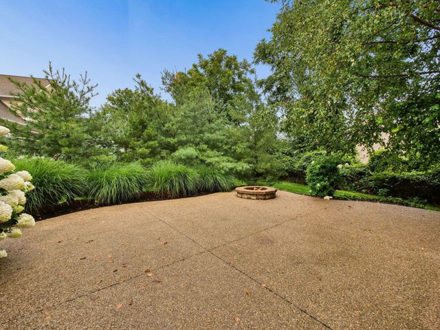 8568 Liberty Road N, Powell, OH 43065