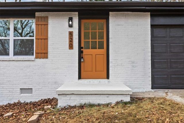 520 Stonewood Drive, Stone Mountain, GA 30087