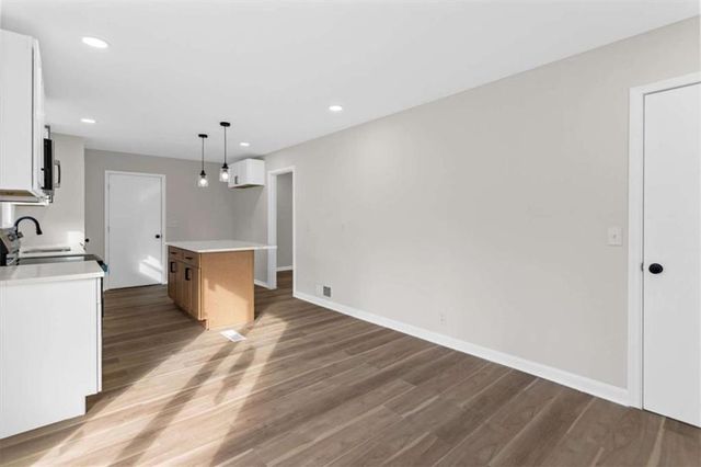 520 Stonewood Drive, Stone Mountain, GA 30087