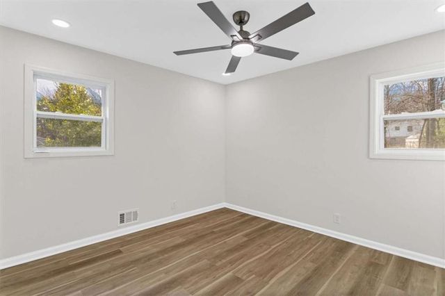 520 Stonewood Drive, Stone Mountain, GA 30087