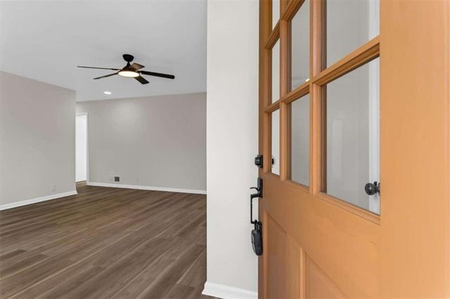 520 Stonewood Drive, Stone Mountain, GA 30087