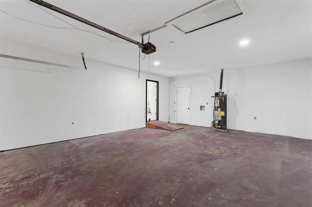 520 Stonewood Drive, Stone Mountain, GA 30087