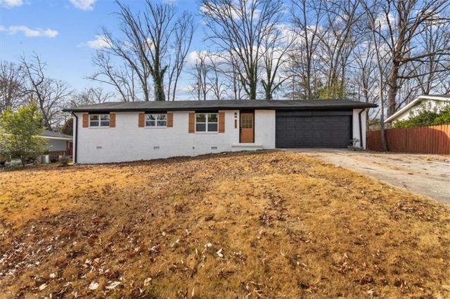 520 Stonewood Drive, Stone Mountain, GA 30087