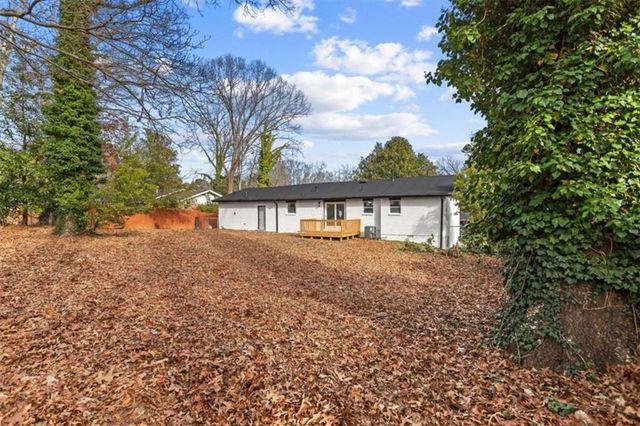 520 Stonewood Drive, Stone Mountain, GA 30087