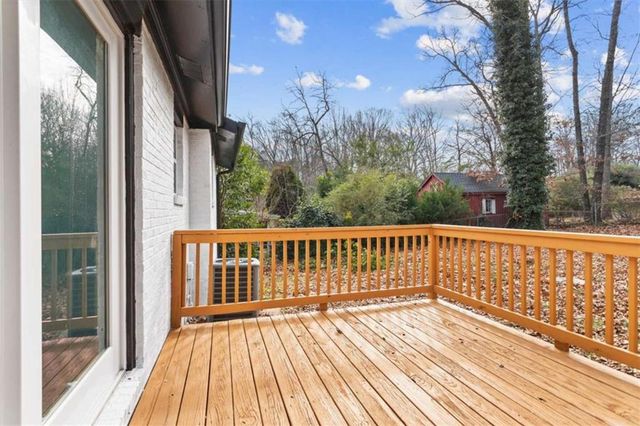 520 Stonewood Drive, Stone Mountain, GA 30087
