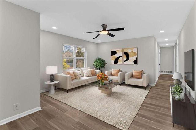 520 Stonewood Drive, Stone Mountain, GA 30087