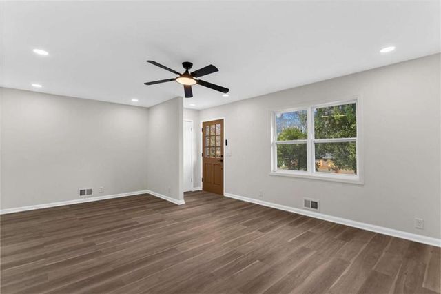 520 Stonewood Drive, Stone Mountain, GA 30087