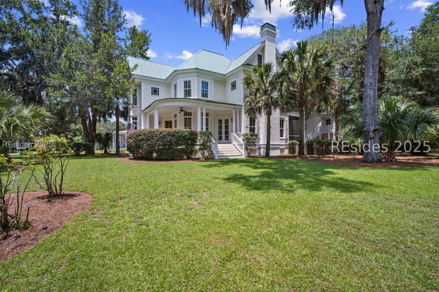 106 Coosaw Club Dr, Beaufort, SC 29907