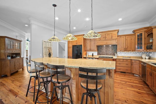 106 Coosaw Club Dr, Beaufort, SC 29907